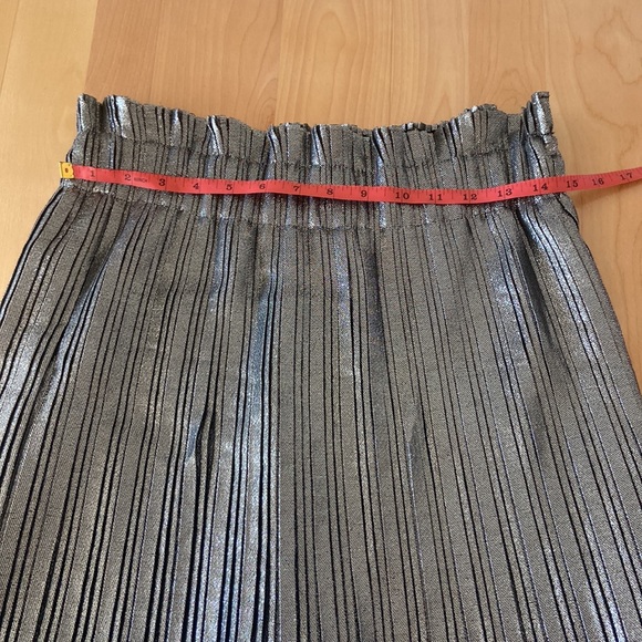 Zara Metallic skirt, with shorts underneath. Worn once, in great condition! - Picture 5 of 7